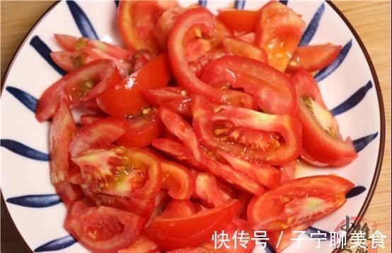自从学会西红柿这吃法,天天吃都不腻,不炒也不炸,比肉还好吃