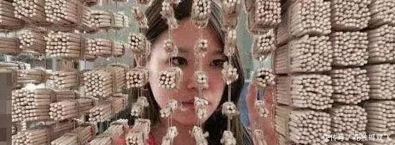 成龙|美女用上万根筷子拼成成龙,看到成品目瞪口呆,成龙我买了