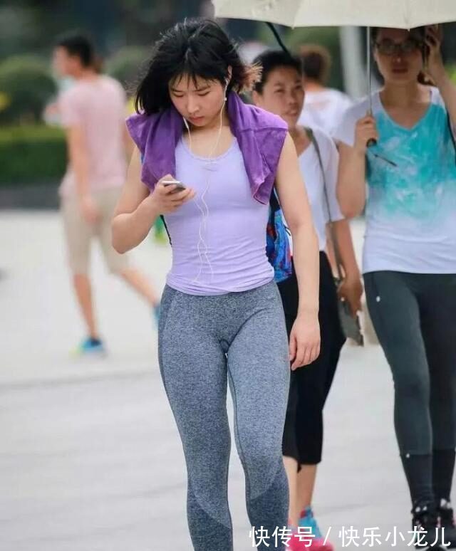 时尚 简单的打底短裤,不失高档,展现时尚新风