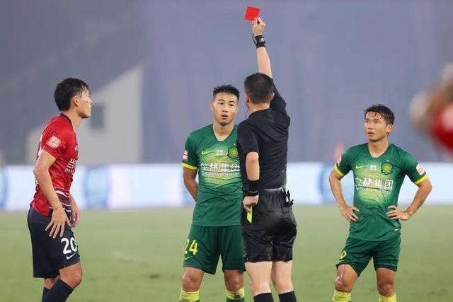 引援|仅踢45分钟被换,国安两主力后卫再度业余失误,李明两笔引援失败