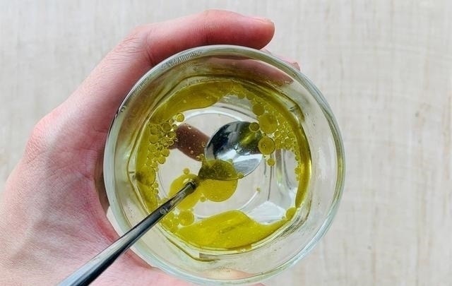 通便|一天8杯水还便秘,肠道很干燥,水里加2物留住肠道水分不便秘