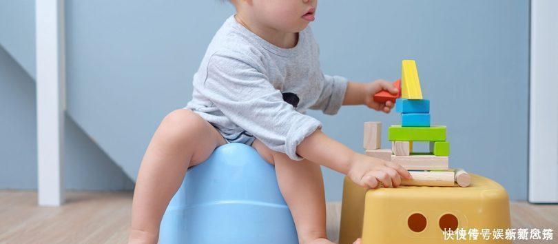 家长|停尿布男宝女宝大不同的原因,儿科医生:男宝宝太爱玩啦