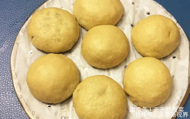 好吃|玉米面菜团子简单好吃的秘诀,不和面、不揉面,皮薄馅大真香!