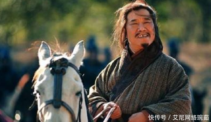 曹操|孔明只懂玩火，周瑜只会水战，真正让曹操梦碎的人，是个老酒鬼！