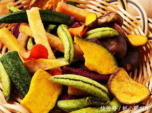 茄子上面|这几种蔬菜晒成干,放半年都不会坏,清脆香甜,香味比新鲜的更浓