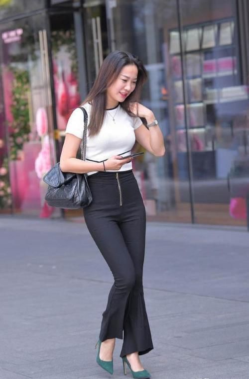 裤子|街拍:不用非得是裙子,女人穿裤子也很有韵味,魅力挡不住