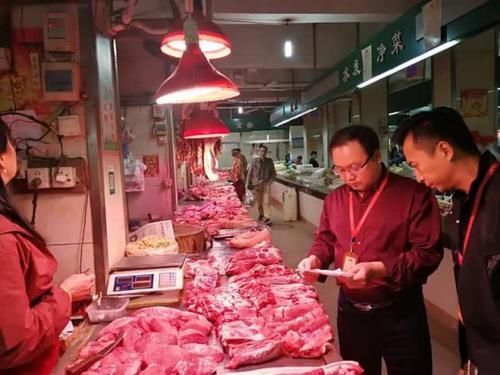 摊主|同样是卖肉,为啥有些肉贩子经常拿一块布原来藏着“3个秘密”