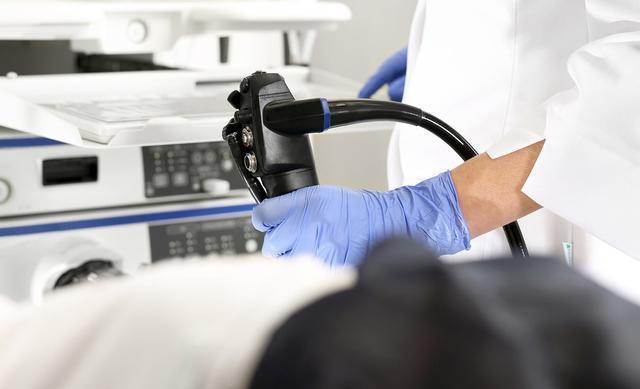 肠坏死|6岁孩子吃柿子导致肠坏死!医生告诉您这样吃柿子能致命!