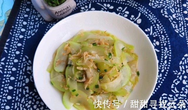 西葫芦|秋天,我家儿子爱吃这菜,做法特简单,营养极高,孩子长个头!