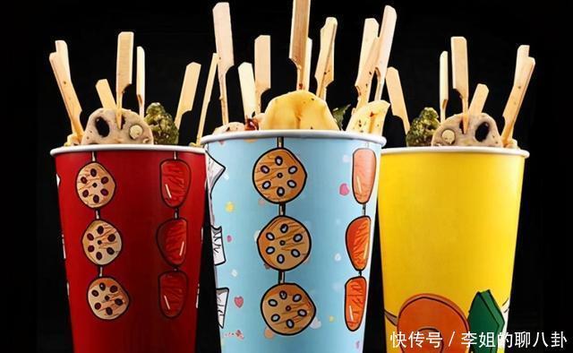 串串店|老夫妻开店卖串串,将串串全部放到杯里,实惠还卫生