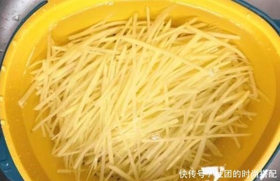 炒土豆丝,醋什么时候放很重要,好多人弄错了,难怪吃着不香不脆