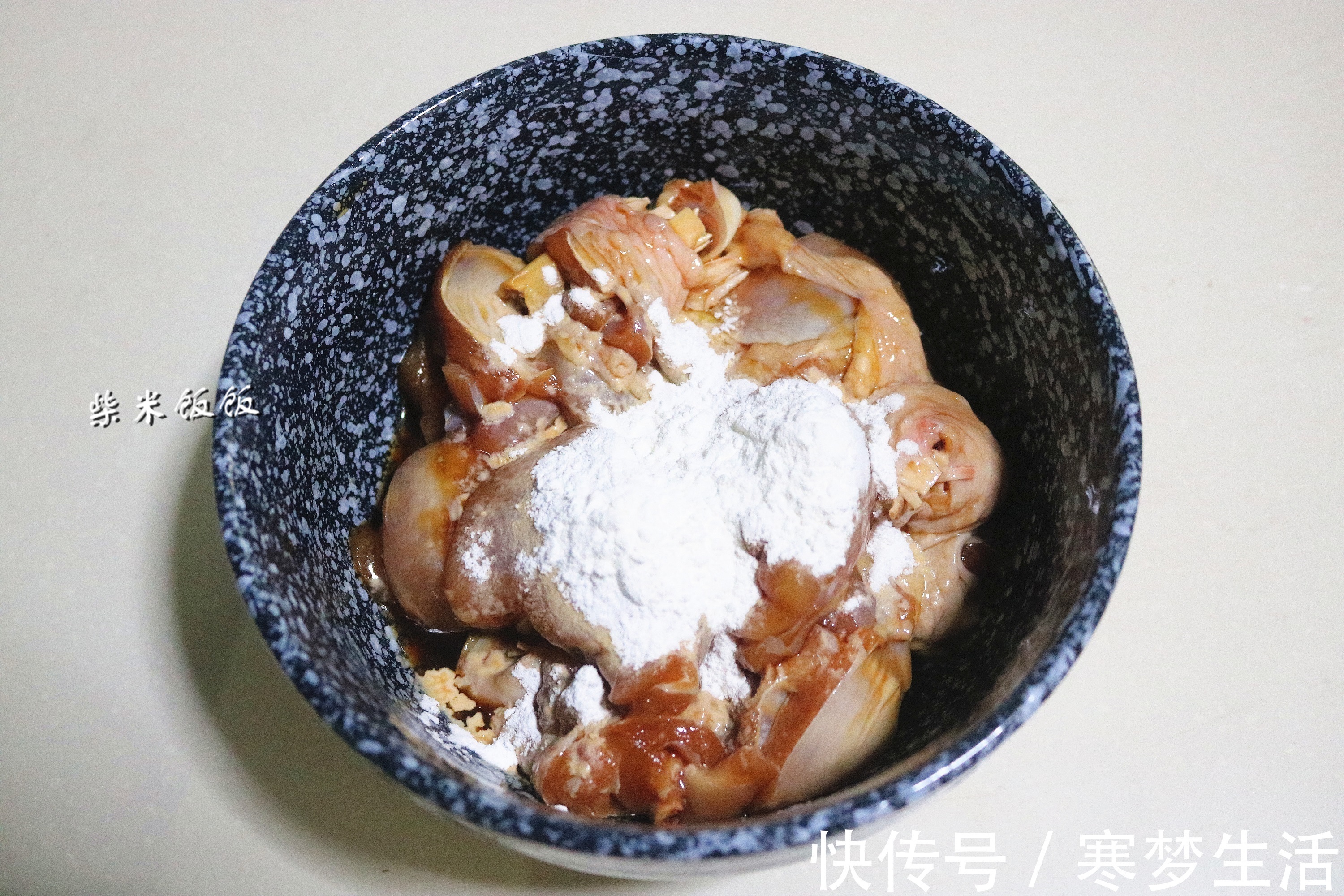 鸡肉|这菜太好吃了，做法也简单，蒸一蒸就上桌，没有油烟更健康