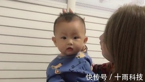 兔哥|“不着调小姨”忽悠娃火了,一脸淡定的娃硬是被“哄哭”了