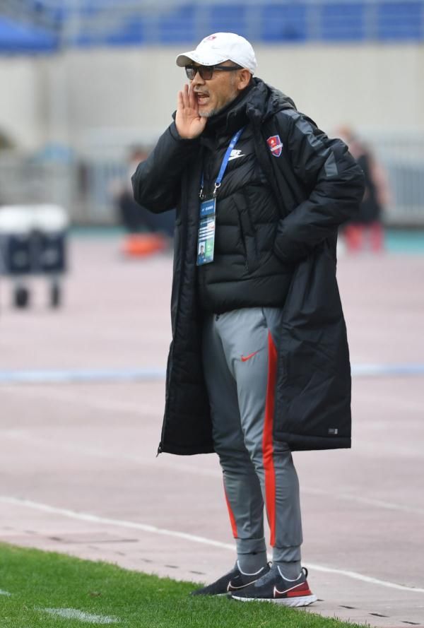 徐武|足球|中超保級組:大連人勝重慶兩江競技