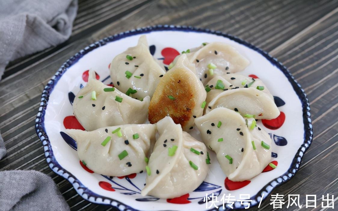 煎饺|水煎饺这样做好吃，煎出来酥脆焦黄，不会粘锅糊底