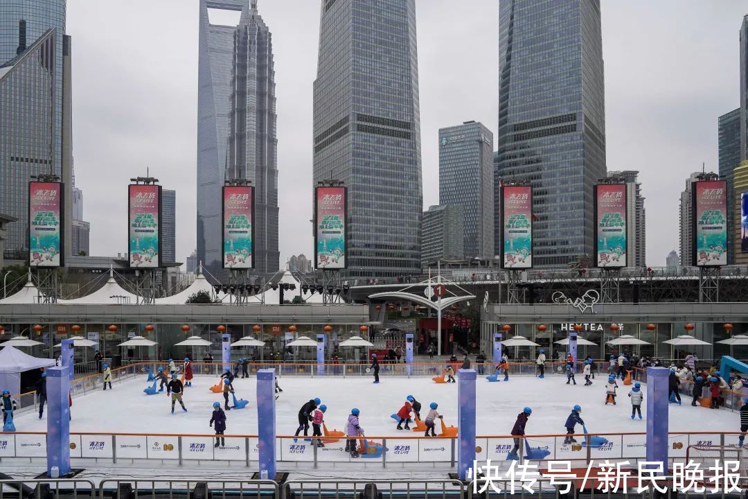 上海|上海人玩冰雪热情有多高？从3岁的小孩到70岁的奶奶都来了