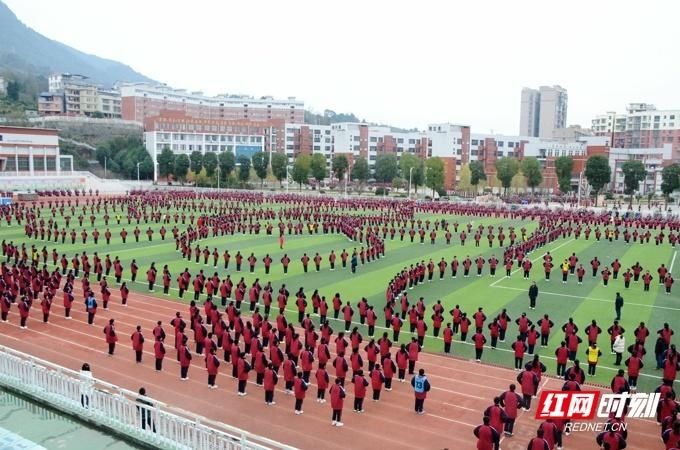  助力|溪州中学“阳光大课间”活动助力师生强身健体