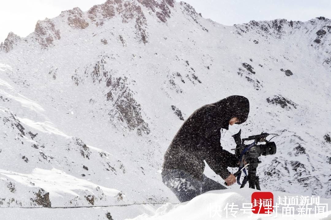 杨涛|十二年追峰路：他为山峰拍“证件照”贡嘎山高度做网名｜图集