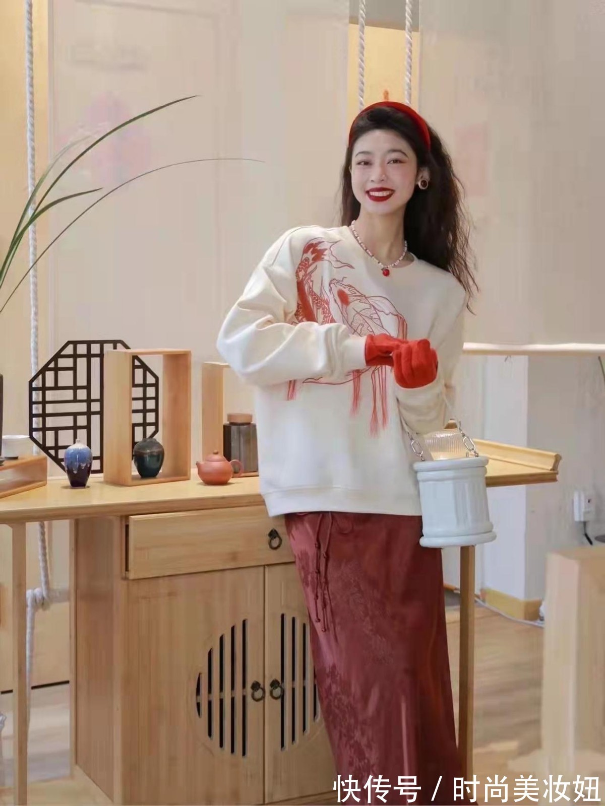 穿搭|这才是“有年味”的穿搭,喜庆又洋气的搭配,照着穿也能美出圈