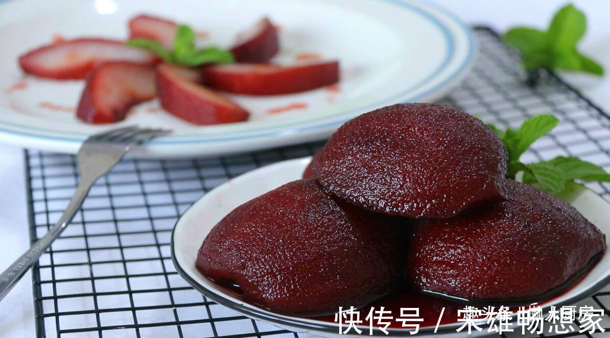 红酒不光炖牛肉好吃,还能煮梨,香气扑鼻,不用怕红酒喝不完了