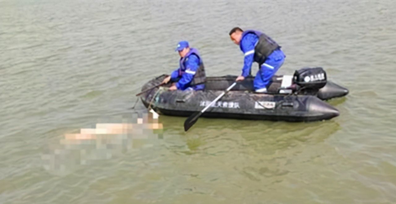 救援队|悲剧又发生钓友被鱼竿拖入水中溺亡,捞上来发现是条四两小鱼