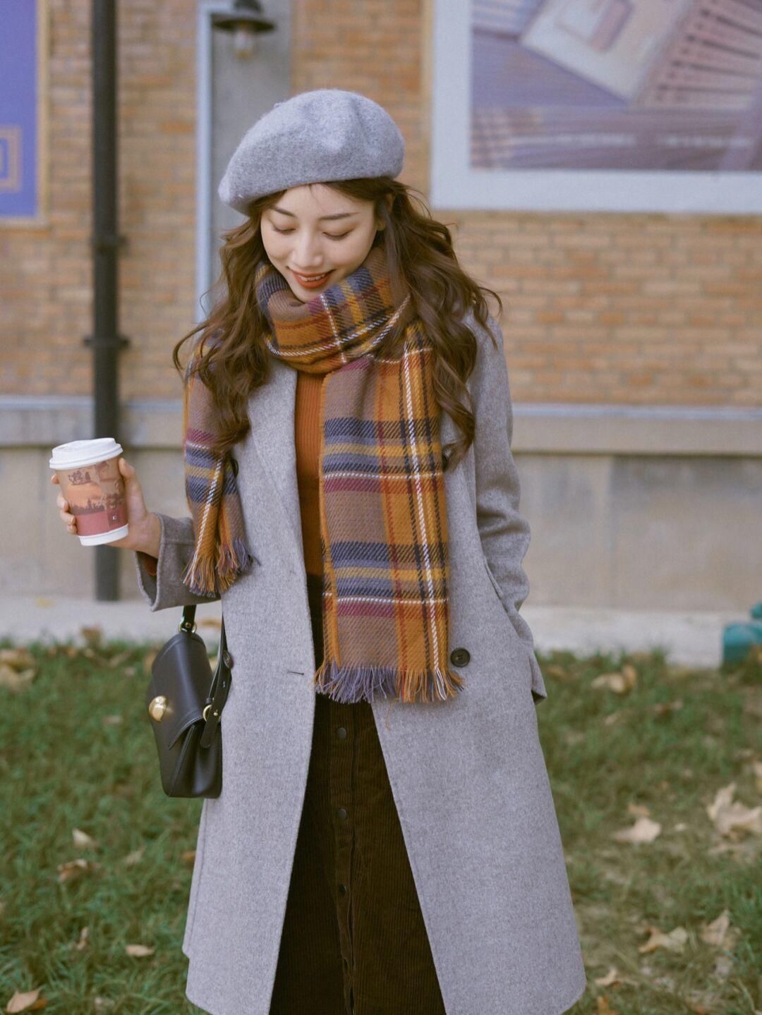 博主|基础色大衣太单调？分享4个流行色的搭配，穿上让你美美地过冬天