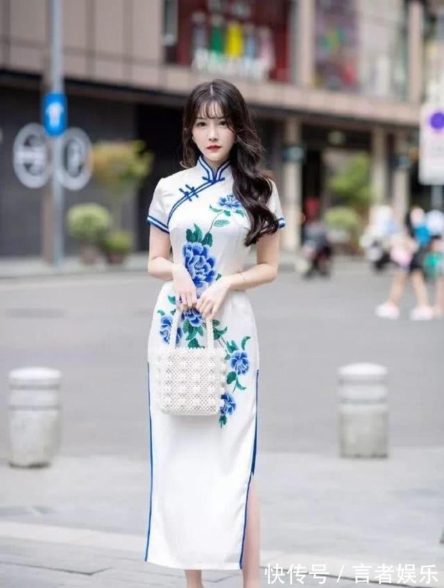 小姐姐 美女修身旗袍搭配一双黑色尖头的高跟鞋,很有气质的时尚范儿