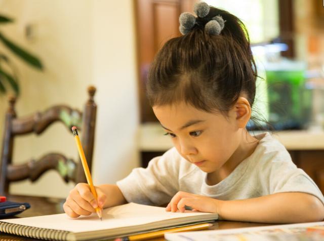 中国人|宝妈在家长群飙英文,引其他家长不满,发出一段话令大家哑口无言