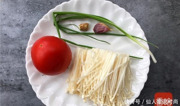 它和金针菇是“黄金搭档”,天冷焖一锅,吃到汤汁都不剩