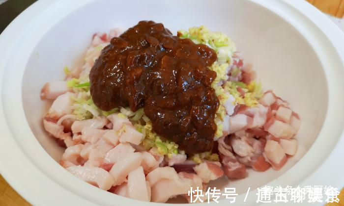 菜馅|秋天，此菜再不吃就过季了，营养极高，一次买5斤，蒸包子吃真香