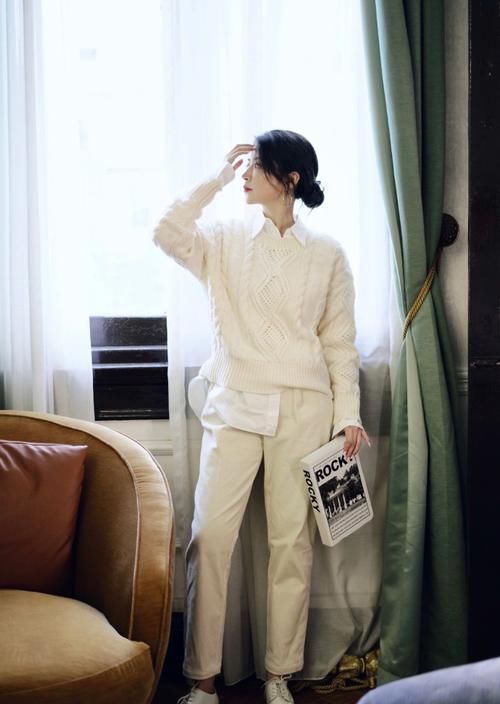 卫衣下面别配牛仔裤了！今年流行这样穿，你买了吗？