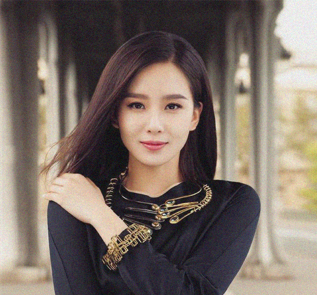 冻龄|女人别傻傻去剪发,今年流行这几款冻龄发型,尤其第4款,美爆了