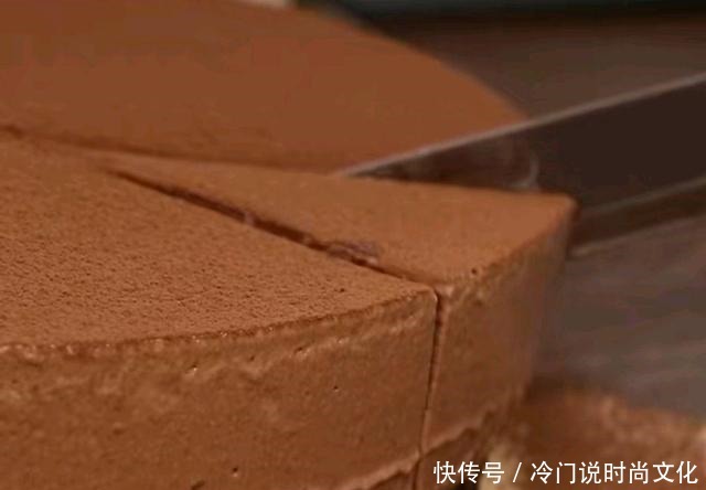 满满的|它有着满满的卡路里,但却是我无法抗拒的诱惑,一切靠后先吃再说
