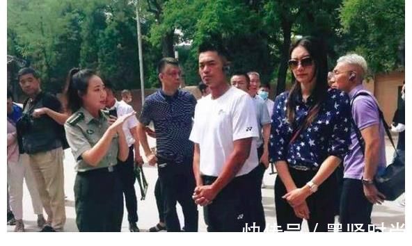 谢杏芳|冲动的惩罚后,“硬汉”林丹的经历,比你想象的“坚韧”