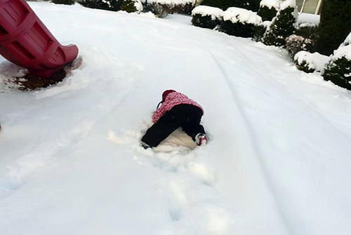松糕|“保暖神器”雪地靴被拉下神坛？医生：很保暖，但是会伤孩子的脚