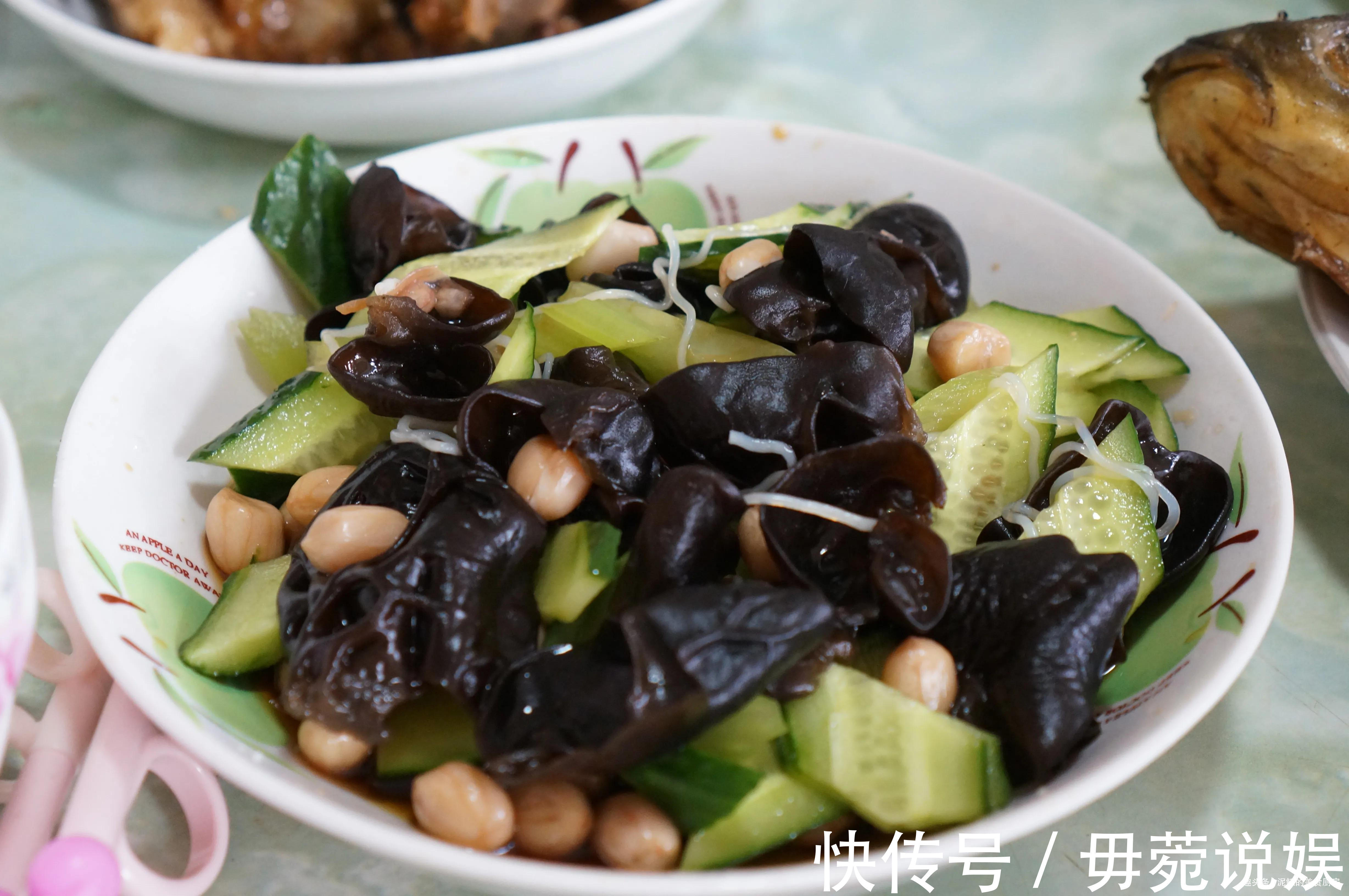 家宴|晒晒妈妈家的家宴，16道菜，荤素搭配太丰盛，网友不胖才怪