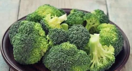 女性不想老太快,推荐常吃3种食物,美容养生、增强体质!