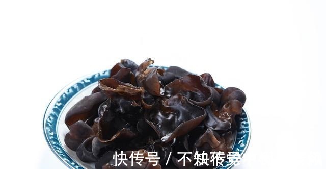 白醋|木耳别直接加清水泡，教你正确的方法，快速浸泡好口感佳！