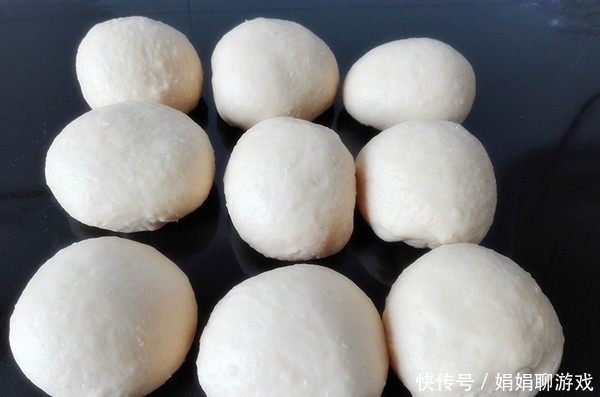 教你做蒸面包,不用面包机也不用烤箱,松软有嚼劲,好吃不上火