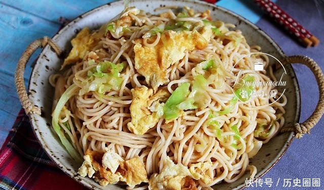 面条别总煮着吃了,试试这做法,营养一锅省事,天热我家经常做!