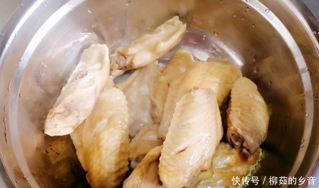 可乐鸡翅,先放鸡翅还是可乐原来我一直做错了,难怪不好吃