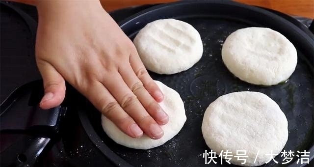 干面粉|发面饼最好吃的做法,不揉面不擀面,香甜松软凉了也不硬