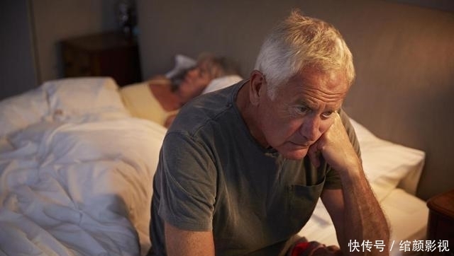 失眠睡不好?这几种食物要放弃,尤其是牛奶,可能是你一直在喝的