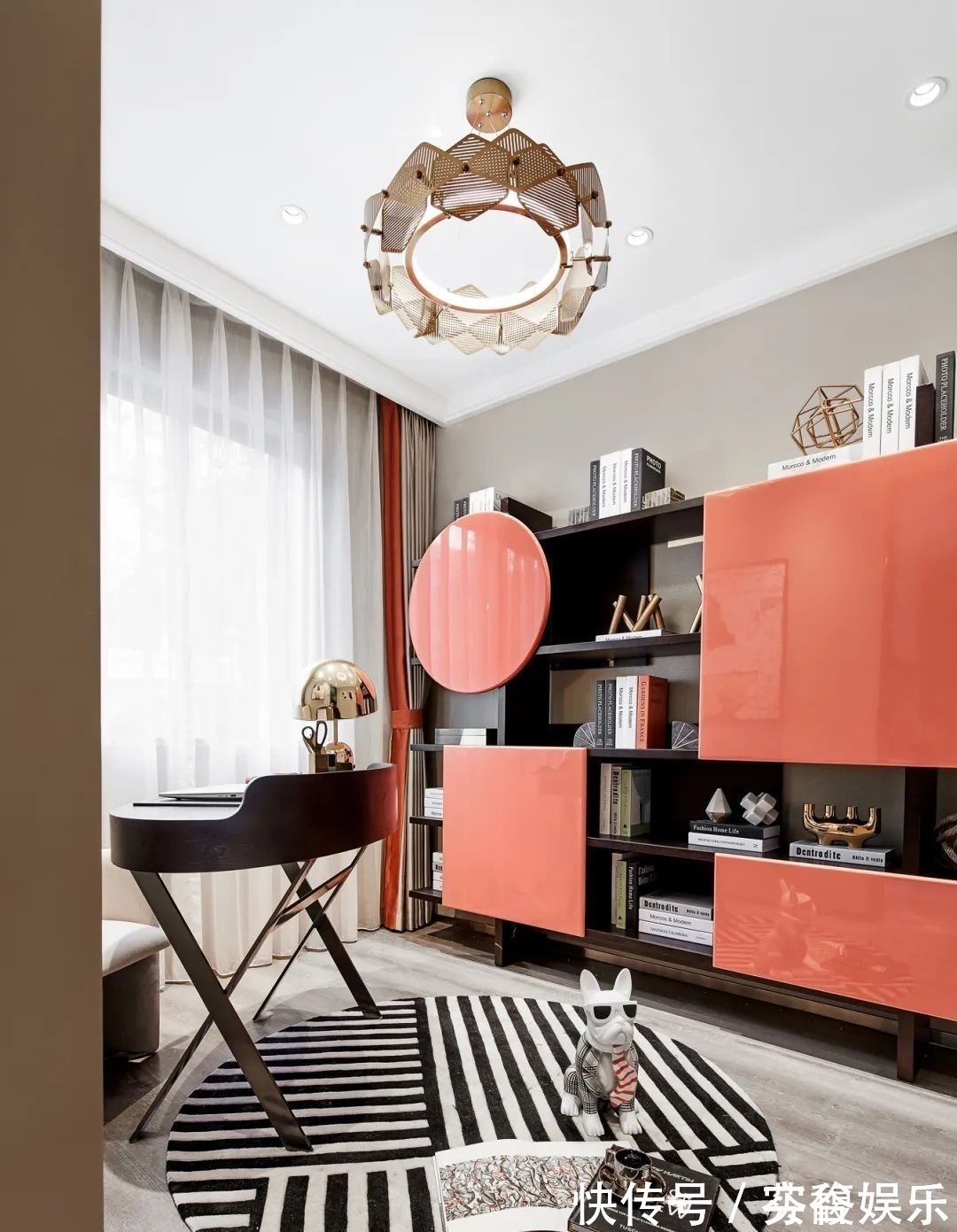 端庄|130㎡现代轻奢,大理石与金属质感,加上橙色的软装,华丽高档