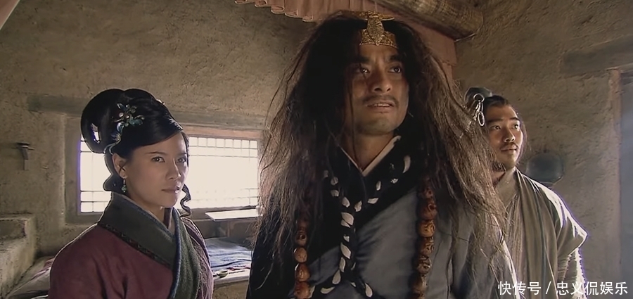 武松假扮头陀僧是为了躲避官府追捕,夜走蜈蚣岭那又是为了什么?