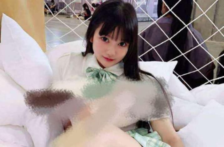 偷拍|漫展上不能做的这几件事,偷拍裙底惹众怒,公然撩衣就过分了