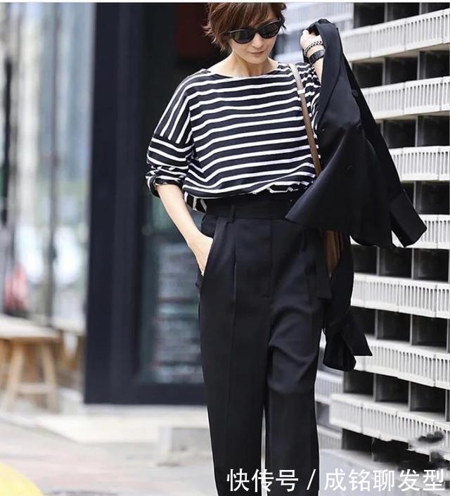 50岁女人怎么穿时尚减龄?这位日本“大妈”知性穿搭,优雅又高级