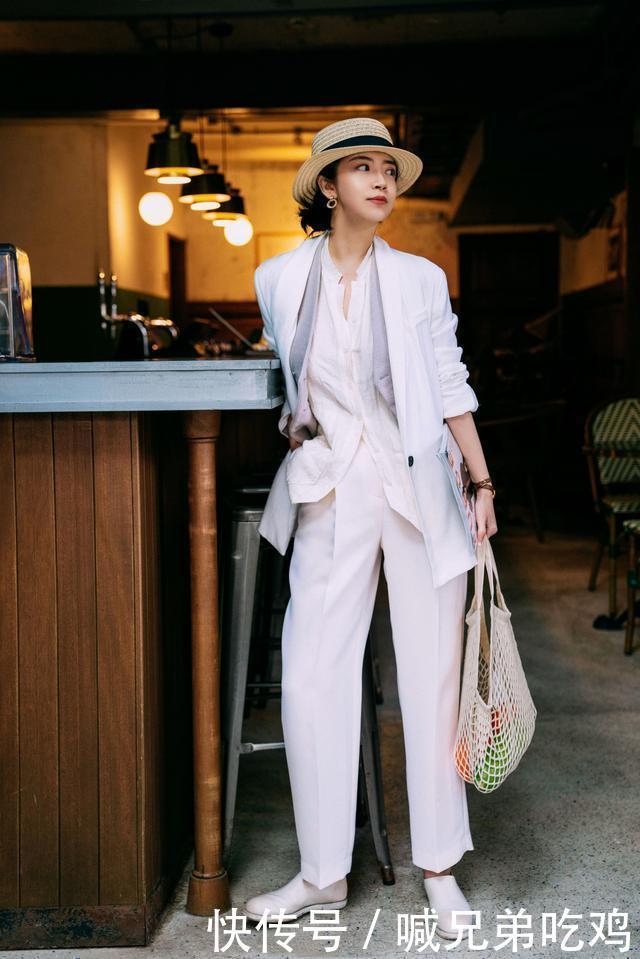 高跟鞋的潮流趋势已过,现在会穿的女人都穿“它”,时髦又减龄