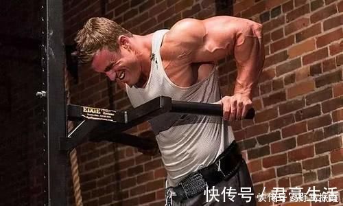 老大哥|你知道胸肌怎么练效果最好吗?教你3个技巧,都是过来人的经验