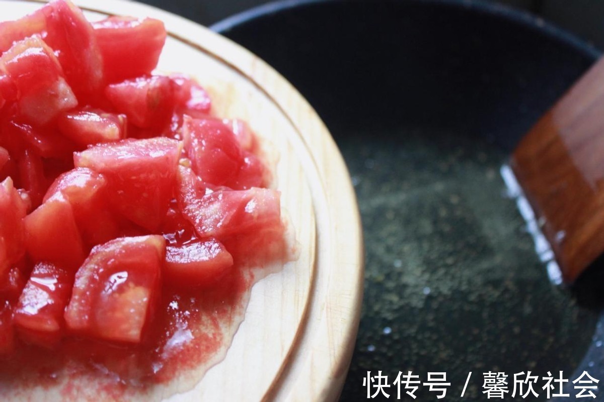 大人|番茄炒蛋时加入虾仁，味道更鲜美，营养更丰富，大人孩子都爱吃